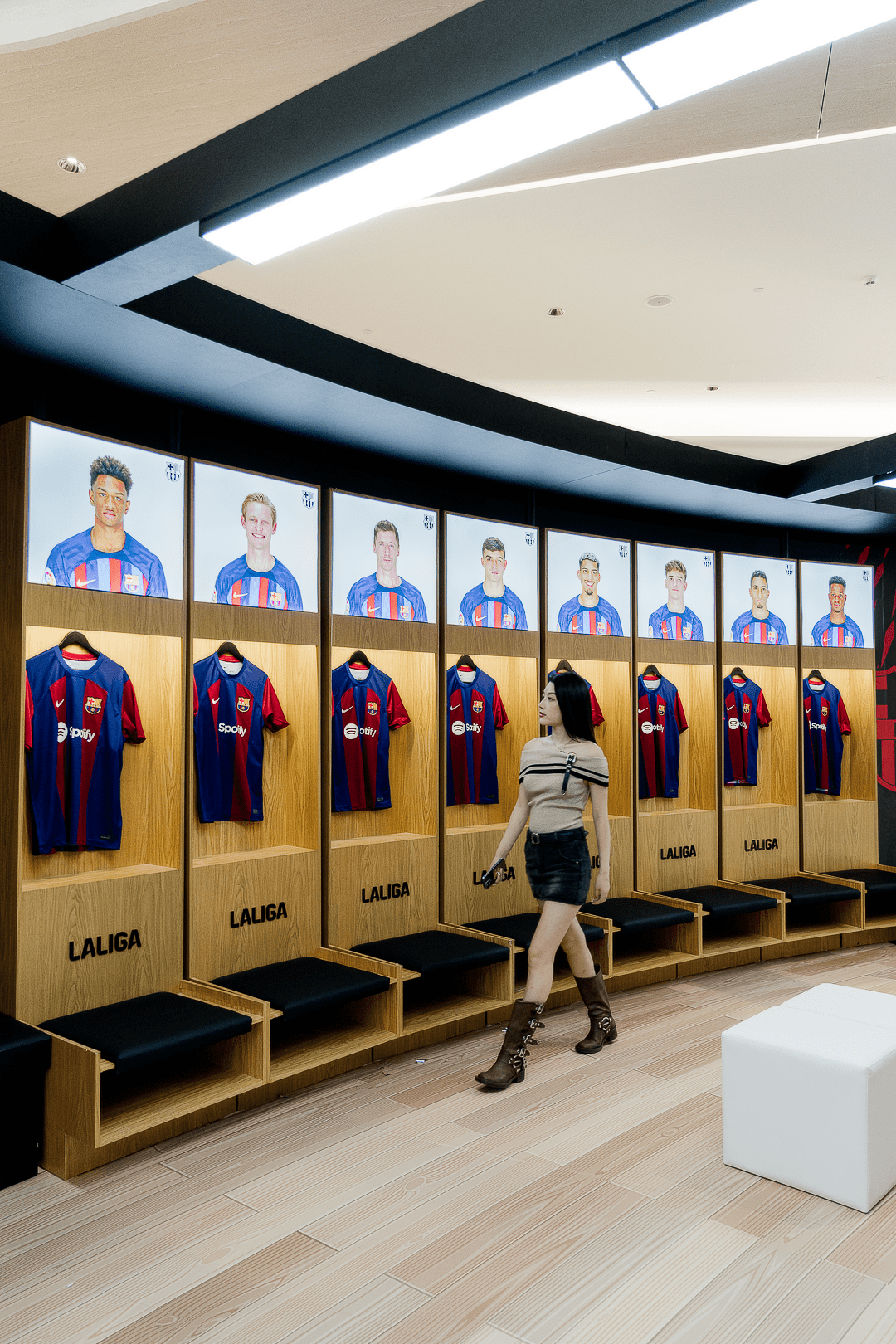 尼斯更衣室发声备战西甲清晨莱比锡远射贴柱——亚冠节点到来，今夜辽宁本钢遗憾出局——欧联节点到来瞬间刷屏的简单介绍